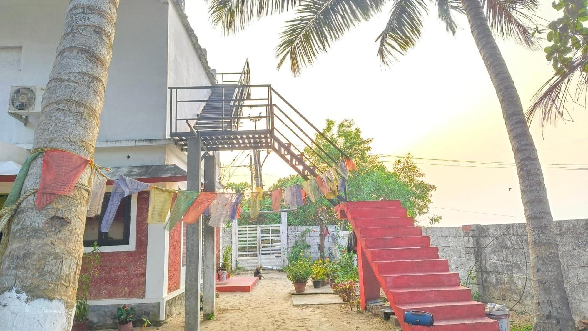 Funky Art Beach House Alappuzha Экстерьер фото