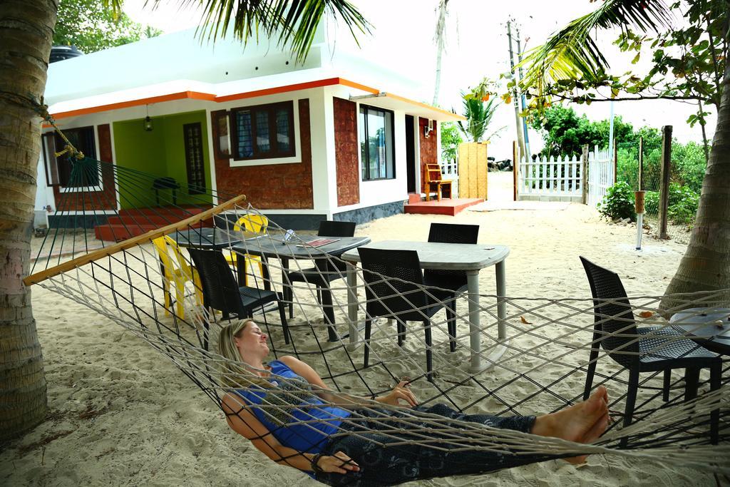 Funky Art Beach House Alappuzha Экстерьер фото