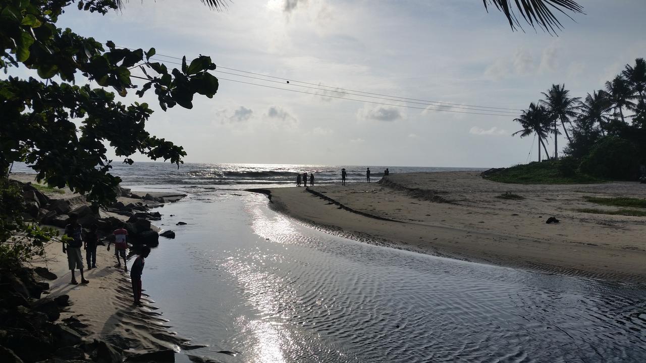 Funky Art Beach House Alappuzha Экстерьер фото